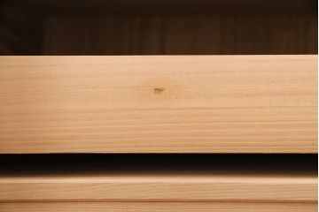 中古　広島・府中家具　木匠多々納邦男　総柾目造り　胴丸　高級感と上品さを併せ持つ総桐箪笥(衣装箪笥、着物箪笥、和タンス、桐たんす)(定価約180万円)(R-049187)