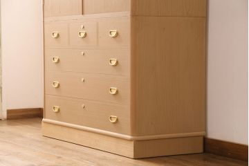 中古　広島・府中家具　木匠多々納邦男　総柾目造り　胴丸　高級感と上品さを併せ持つ総桐箪笥(衣装箪笥、着物箪笥、和タンス、桐たんす)(定価約180万円)(R-049187)