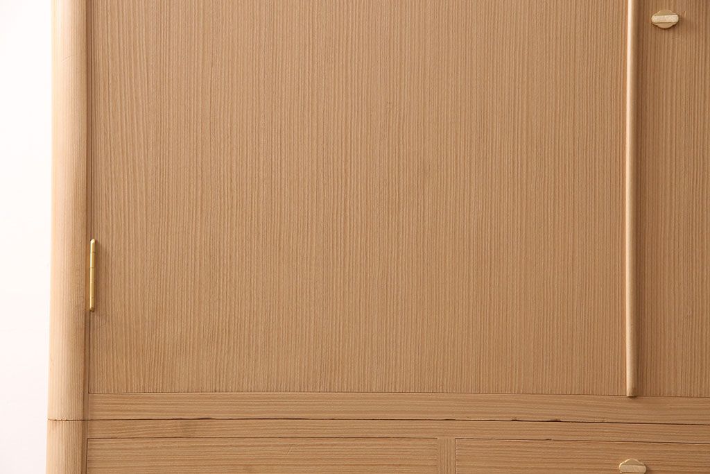 中古　広島・府中家具　木匠多々納邦男　総柾目造り　胴丸　高級感と上品さを併せ持つ総桐箪笥(衣装箪笥、着物箪笥、和タンス、桐たんす)(定価約180万円)(R-049187)