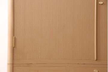 中古　広島・府中家具　木匠多々納邦男　総柾目造り　胴丸　高級感と上品さを併せ持つ総桐箪笥(衣装箪笥、着物箪笥、和タンス、桐たんす)(定価約180万円)(R-049187)