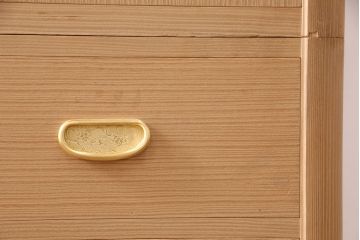 中古　広島・府中家具　木匠多々納邦男　総柾目造り　胴丸　高級感と上品さを併せ持つ総桐箪笥(衣装箪笥、着物箪笥、和タンス、桐たんす)(定価約180万円)(R-049187)