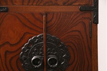 中古　岩谷堂箪笥　No.114　和の趣と現代的でスタイリッシュな印象を兼ね備えた多目的棚(収納棚、キャビネット)(定価約30万円)(R-049193)