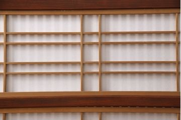 中古　総ケヤキ材　漆塗り　高級品!上質な和の空間を演出する障子付き衝立(つい立て、パーテーション、仕切り)(R-049194)