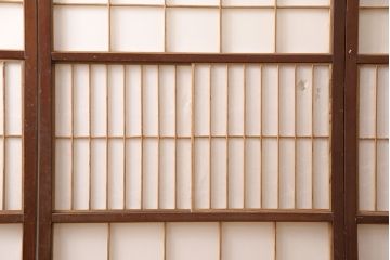 アンティーク建具　小さな障子戸付き　2種類の障子のデザインがお洒落でモダンな雪見障子戸4枚セット(建具、擦り上げ障子戸、擦上障子戸、引き戸)(R-049195)
