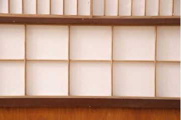 アンティーク建具　小さな障子戸付き　2種類の障子のデザインがお洒落でモダンな雪見障子戸4枚セット(建具、擦り上げ障子戸、擦上障子戸、引き戸)(R-049195)