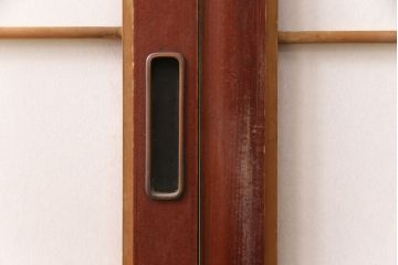 アンティーク建具　経年による風合いが情緒溢れる雪見障子戸2枚セット(摺り上げ障子戸、引き戸、擦り上げ障子戸、擦上障子戸、建具)(R-049196)