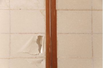アンティーク建具　経年による風合いが情緒溢れる雪見障子戸2枚セット(摺り上げ障子戸、引き戸、擦り上げ障子戸、擦上障子戸、建具)(R-049196)
