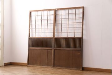 アンティーク建具　長い歳月を経た風合いが趣溢れる無双付き引き戸(無双窓、板戸、建具)(R-049197)