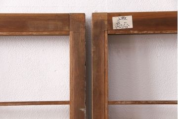 アンティーク建具　長い歳月を経た風合いが趣溢れる無双付き引き戸(無双窓、板戸、建具)(R-049197)