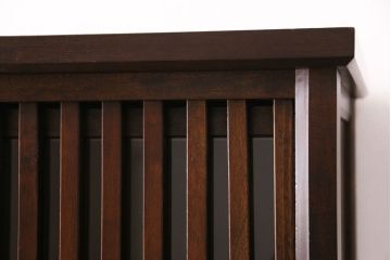 中古　九州民芸家具　縦桟が上品な印象を与えるガラス戸棚(収納棚、キャビネット)(R-049198)