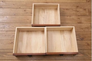 中古　民芸家具　岩谷堂箪笥　お部屋のちょっとしたスペースに置ける、スリムな収納棚(戸棚、多目棚)(R-049202)