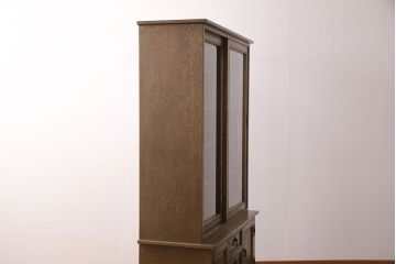 中古　美品　神戸洋家具　伊藤家具製　ディスプレイ棚におすすめ!落ち着いた雰囲気が魅力のキャビネット(食器棚、飾り棚、収納棚、本箱)(定価約80万円)(R-049203)