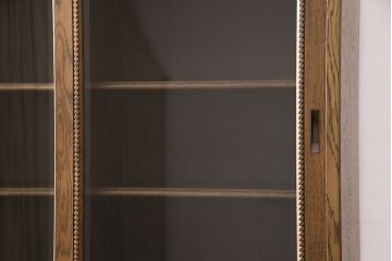 中古　美品　神戸洋家具　伊藤家具製　ディスプレイ棚におすすめ!落ち着いた雰囲気が魅力のキャビネット(食器棚、飾り棚、収納棚、本箱)(定価約80万円)(R-049203)
