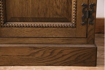 中古　美品　神戸洋家具　伊藤家具製　ディスプレイ棚におすすめ!落ち着いた雰囲気が魅力のキャビネット(食器棚、飾り棚、収納棚、本箱)(定価約80万円)(R-049203)