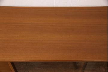 ヴィンテージ家具　国産　チーク材　カリモク　北欧風のデザインがおしゃれなリビングボード(引き出し、サイドボード、ビンテージ)(R-049204)