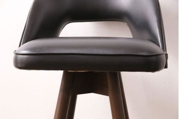 中古　海外ビンテージ　アメリカヴィンテージ　メンズライクなデザインが格好良い回転チェア(カウンタースツール、ハイスツール、ハイチェア、合皮)(R-049205)
