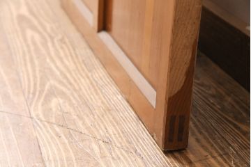 アンティーク建具　ヒノキ材　きらきら輝くダイヤガラスがレトロな雰囲気を醸し出す木製ドア(ガラス扉、建具)(R-049207)