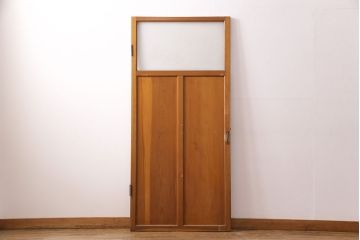 アンティーク建具　ヒノキ材　きらきら輝くダイヤガラスがレトロな雰囲気を醸し出す木製ドア(ガラス扉、建具)(R-049207)