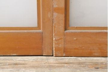 ヴィンテージ建具　昭和レトロ　すりガラス入り　昔懐かしい雰囲気が魅力のガラス戸2枚セット(引き戸、建具)(R-049209)