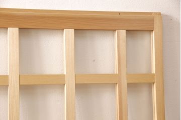 昭和レトロ　和モダンにおすすめ!明るい木色が魅力的な升目格子のガラス戸1枚(引き戸、建具、格子戸)(R-049211)