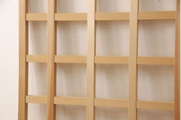 昭和レトロ　和モダンにおすすめ!明るい木色が魅力的な升目格子のガラス戸1枚(引き戸、建具、格子戸)(R-049211)