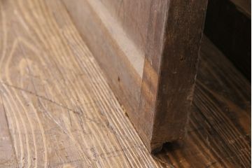 アンティーク建具　長い歳月を経た時代の味わいを感じる総ケヤキ材製蔵戸(玄関戸、引き戸、建具)(R-049223)