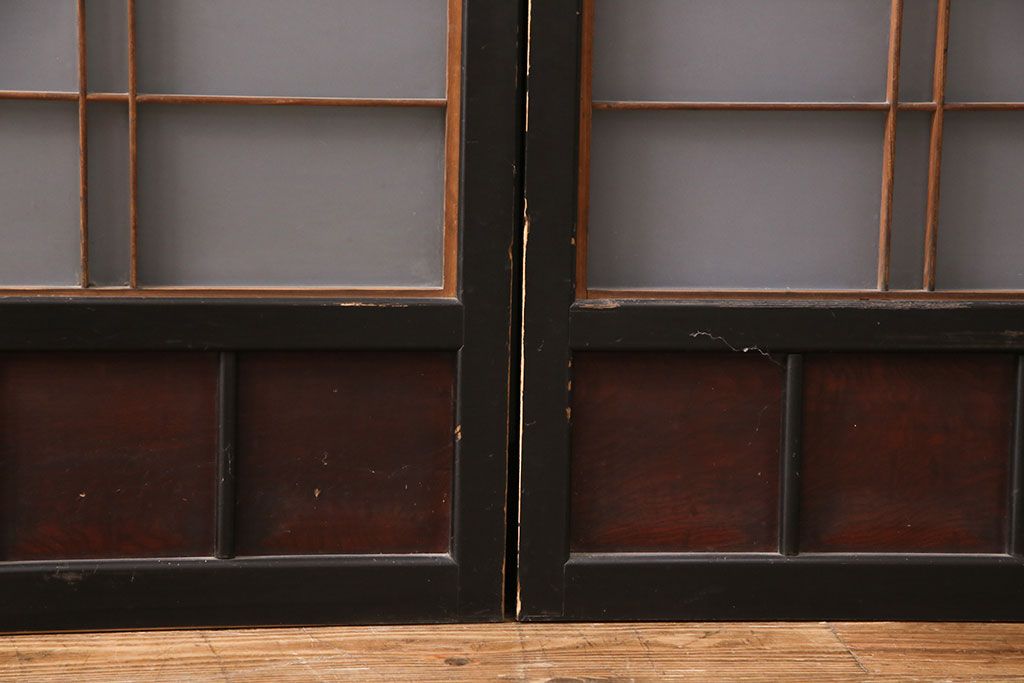 和製アンティーク　秋田県産　腰板ケヤキ材　落ち着きあるレトロな空間づくりにおすすめなガラス戸4枚セット(引き戸、建具)(R-049227)