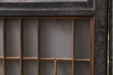 和製アンティーク　昭和初期　結霜ガラス・すりガラス　黒い框がレトロな雰囲気を高めるスリムなガラス戸4枚セット(引き戸、建具)(R-049228)