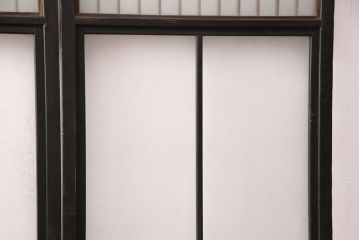 和製アンティーク　昭和初期　結霜ガラス・すりガラス　黒い框がレトロな雰囲気を高めるスリムなガラス戸4枚セット(引き戸、建具)(R-049228)