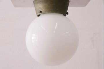 昭和レトロ　ころんとしたフォルムが可愛いらしいシンプルな天井照明(シーリングライト)(R-049234)
