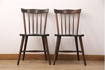 中古　北海道民芸家具　シンプルなデザインが取り入れやすいダイニングチェア2脚セット(ウィンザーチェア、板座チェア、椅子、ウインザーチェア)(R-049238)