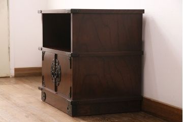 中古　民芸家具　岩谷堂箪笥　幅広いシーンで活躍する小振りなサイズの収納棚(テレビ台、飾り棚)(R-049239)