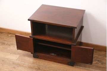 中古　民芸家具　岩谷堂箪笥　幅広いシーンで活躍する小振りなサイズの収納棚(テレビ台、飾り棚)(R-049239)