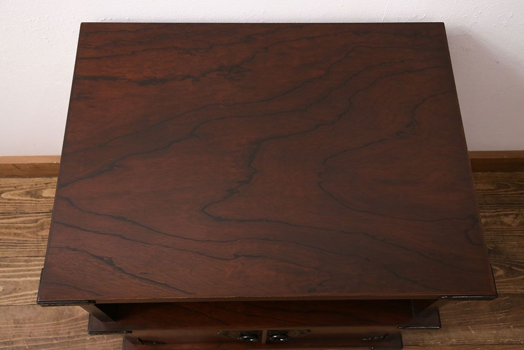中古　民芸家具　岩谷堂箪笥　幅広いシーンで活躍する小振りなサイズの収納棚(テレビ台、飾り棚)(R-049239)