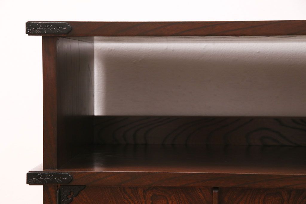 中古　民芸家具　岩谷堂箪笥　幅広いシーンで活躍する小振りなサイズの収納棚(テレビ台、飾り棚)(R-049239)