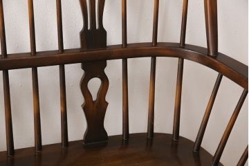 中古　飛騨産業　希少!ぬくもり溢れる木肌が魅力的なウィンザーチェア(椅子、ダイニングチェア、ウインザーチェア)(R-049241)