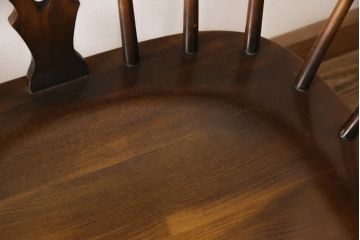 中古　飛騨産業　希少!ぬくもり溢れる木肌が魅力的なウィンザーチェア(椅子、ダイニングチェア、ウインザーチェア)(R-049241)