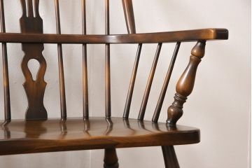 中古　飛騨産業　希少!ぬくもり溢れる木肌が魅力的なウィンザーチェア(椅子、ダイニングチェア、ウインザーチェア)(R-049241)