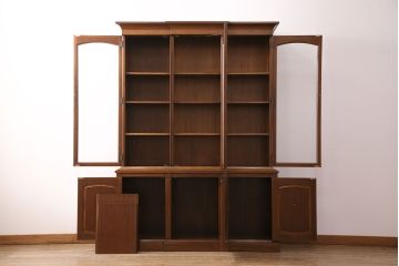 中古　DREXEL HERITAGE(ドレクセルヘリテイジ)　Triune(トライユン)　チャイナ　クラシカルな佇まいのキャビネット(収納棚、飾り棚、食器棚)(定価約90万円)(R-049242)