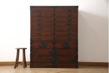中古　美品　伝統工芸　岩谷堂箪笥　レアモデル!!　威厳漂う佇まいが品の良さを高める衣装タンス(定価約60万円)(整理箪笥、チェスト、引き出し)(R-049243)