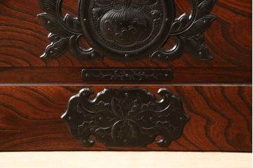 中古　美品　伝統工芸　岩谷堂箪笥　レアモデル!!　威厳漂う佇まいが品の良さを高める衣装タンス(定価約60万円)(整理箪笥、チェスト、引き出し)(R-049243)