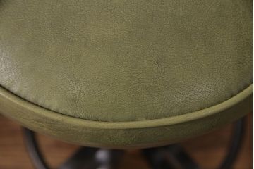 ヴィンテージ家具　アメリカビンテージ　脚のデザインがおしゃれ!レトロな雰囲気を醸しだす回転チェア3脚セット(カウンタースツール、ハイスツール、ハイチェア)(R-049244)
