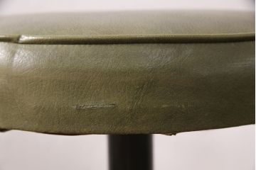 ヴィンテージ家具　アメリカビンテージ　脚のデザインがおしゃれ!レトロな雰囲気を醸しだす回転チェア3脚セット(カウンタースツール、ハイスツール、ハイチェア)(R-049244)