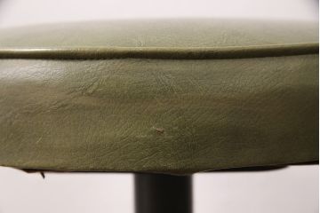 ヴィンテージ家具　アメリカビンテージ　脚のデザインがおしゃれ!レトロな雰囲気を醸しだす回転チェア3脚セット(カウンタースツール、ハイスツール、ハイチェア)(R-049244)