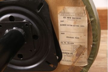 ヴィンテージ家具　アメリカビンテージ　脚のデザインがおしゃれ!レトロな雰囲気を醸しだす回転チェア3脚セット(カウンタースツール、ハイスツール、ハイチェア)(R-049244)