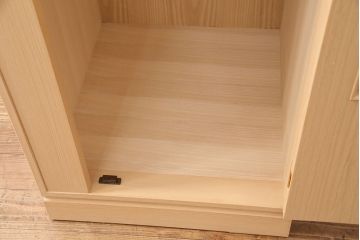 中古　広島・府中家具　並厚　三方柾目造り　すっきりとした佇まいの上品なワードローブ(定価約48万円)(桐タンス、洋服タンス、桐箪笥、桐たんす)(R-049245)