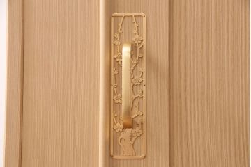 中古　広島・府中家具　並厚　三方柾目造り　すっきりとした佇まいの上品なワードローブ(定価約48万円)(桐タンス、洋服タンス、桐箪笥、桐たんす)(R-049246)