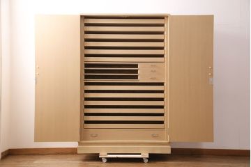 中古　伝統工芸　たっぷりの衣装盆付き!上品な佇まいが魅力的な加茂総桐箪笥(並厚、総桐たんす、衣装箪笥、着物箪笥、和タンス)(定価約140万円)(R-049248)