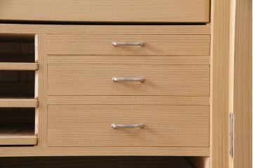 中古　伝統工芸　たっぷりの衣装盆付き!上品な佇まいが魅力的な加茂総桐箪笥(並厚、総桐たんす、衣装箪笥、着物箪笥、和タンス)(定価約140万円)(R-049248)