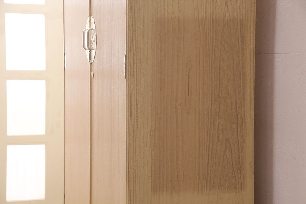 中古　伝統工芸　たっぷりの衣装盆付き!上品な佇まいが魅力的な加茂総桐箪笥(並厚、総桐たんす、衣装箪笥、着物箪笥、和タンス)(定価約140万円)(R-049248)